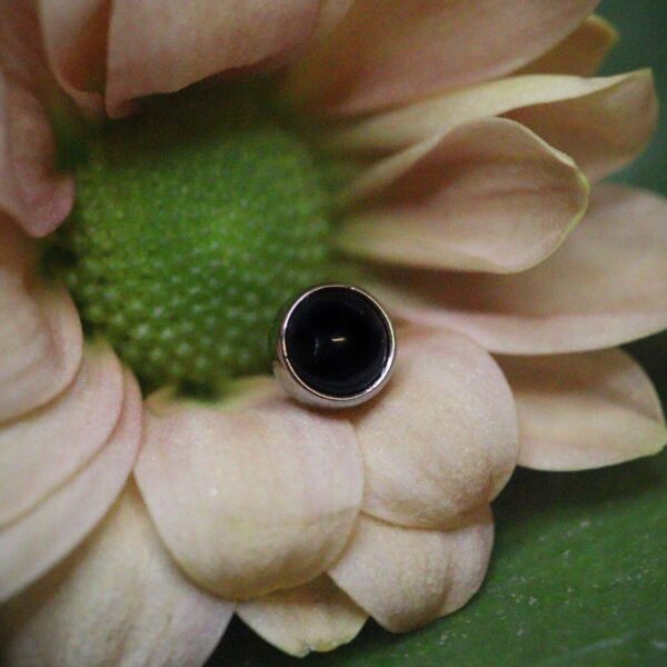 Junipurr Onyx Cabochon Top